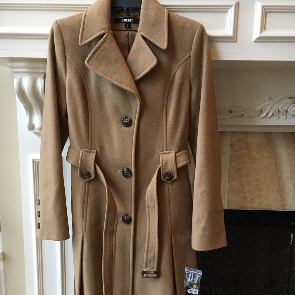 New DKNY winter coat, 80% wool, size 2, Camel